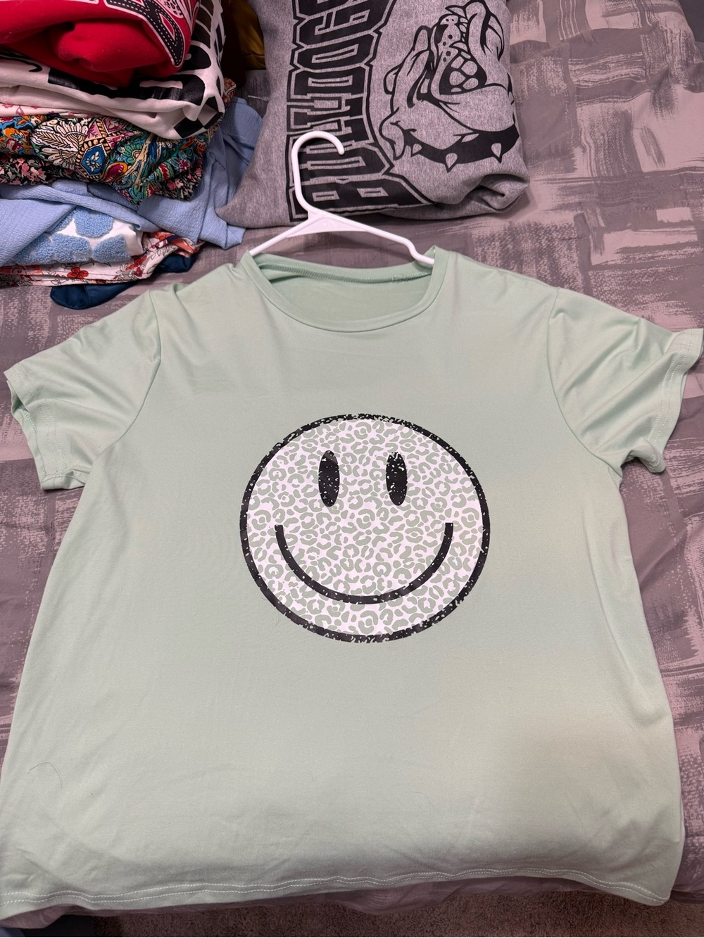 SHEIN Mint Green Smiley Graphic Short Sleeve Tee